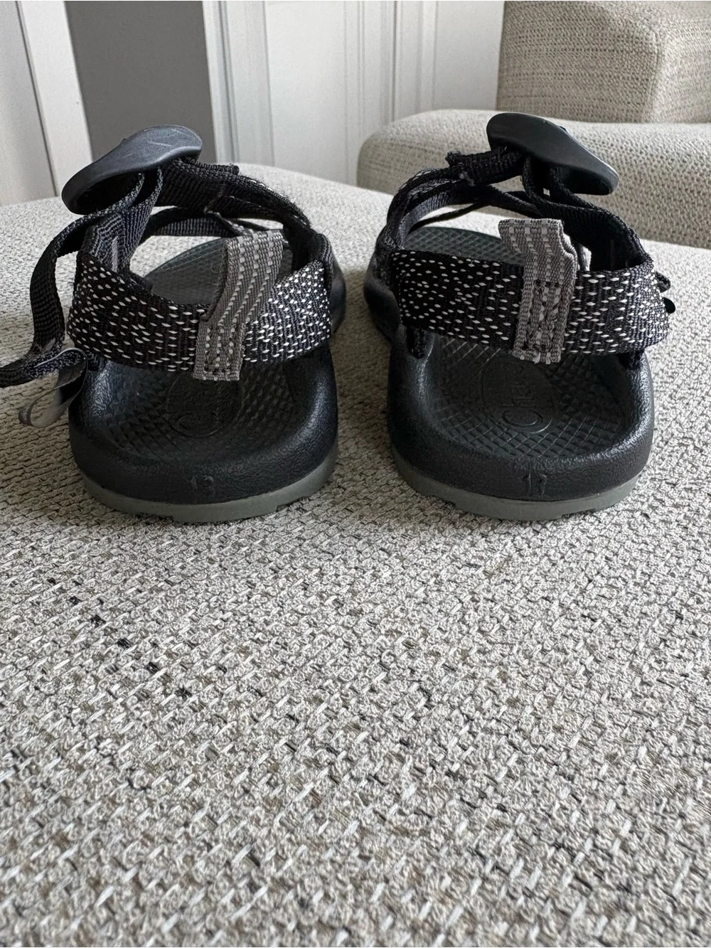 Chaco Kids Strappy Sandals in Black with White Speckle